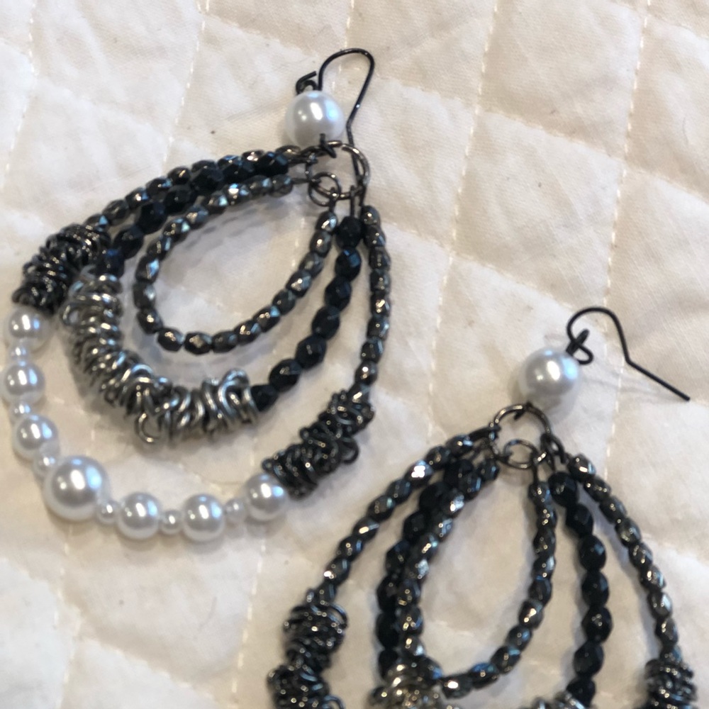 Earrings with pearls